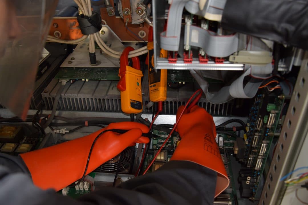 OCR Maintenance Electronique propose le service Installation & Assistance pour vos onduleurs, chargeurs et batteries.