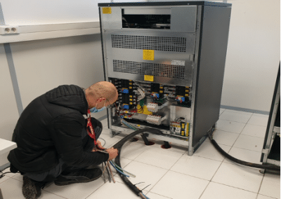 OCR Maintenance Electronique - Contrat de maintenance onduleurs chargeurs batteries pour Airbus