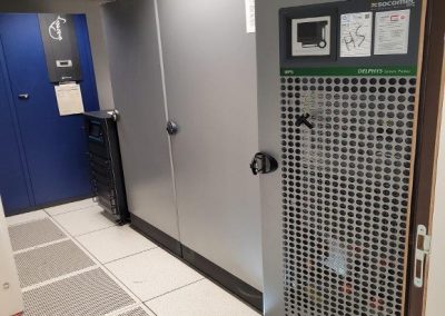 OCR Maintenance Electronique remplace pour un grand groupe d'assurance à La Défense 2 onduleurs SOCOMEC Delphys GP 160 kVA par 2 onduleurs CENTIEL modulaire