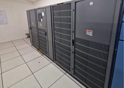 OCR Maintenance Electronique travaille pour un DataCenter Parisien, nous avons œuvrés durant 4 jours afin de remplacer les consommables de 4 onduleurs SCHNEIDER Galaxy 7000 300Kva