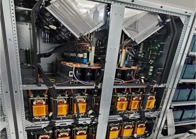 OCR Maintenance Electronique travaille pour un DataCenter Parisien, nous avons œuvrés durant 4 jours afin de remplacer les consommables de 4 onduleurs SCHNEIDER Galaxy 7000 300Kva