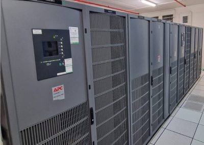 OCR Maintenance Electronique travaille pour un DataCenter Parisien, nous avons œuvrés durant 4 jours afin de remplacer les consommables de 4 onduleurs SCHNEIDER Galaxy 7000 300Kva